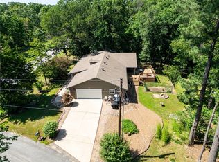 30 Perth Dr, Bella Vista, AR 72715
