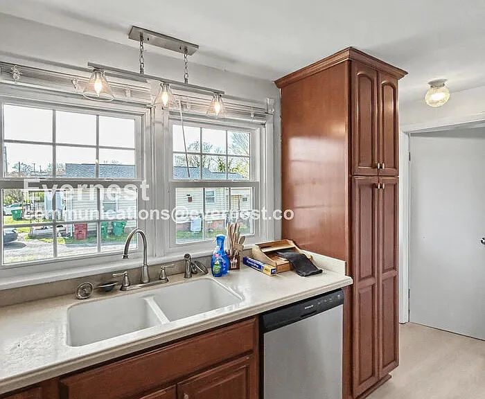 616 S Jefferson St — Photo 3