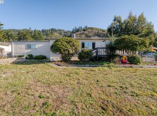 16255 Chapman Ln, Brookings, OR 97415