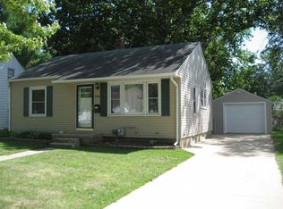 1106 E Mitchell Ave, Waterloo, IA 50702