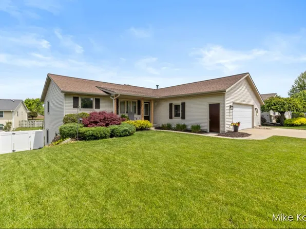 3829 Black Creek Dr, Hudsonville, MI 49426