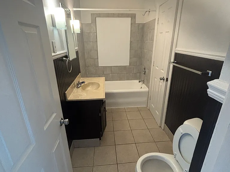 1712 Brussels St — Photo 16