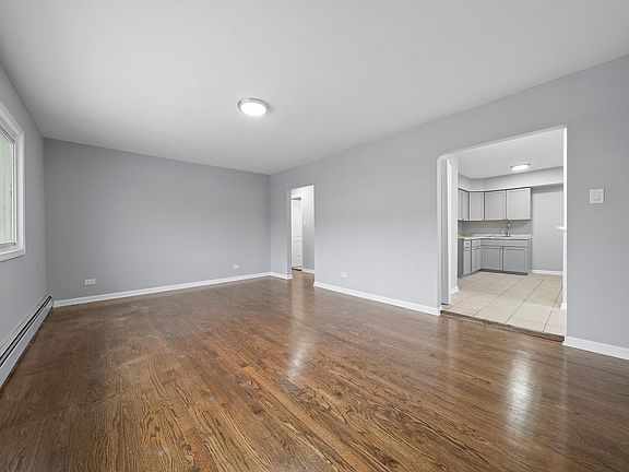 4th image of 6933 S Jeffery Blvd #103