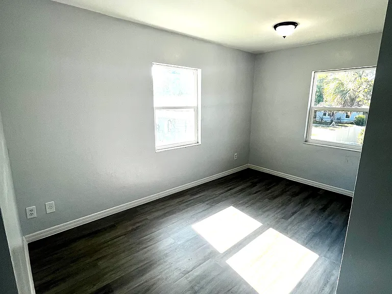 2501 6th St S #C — Photo 7