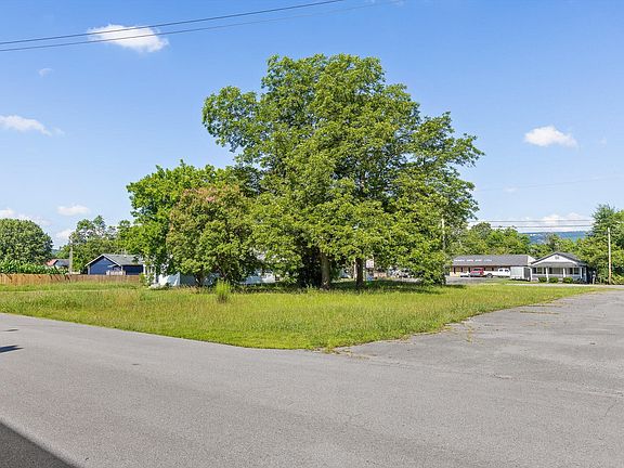 5th image of 1008 McFarland Ave