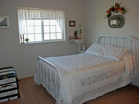 2nd image of 8925 Longmeadow Dr