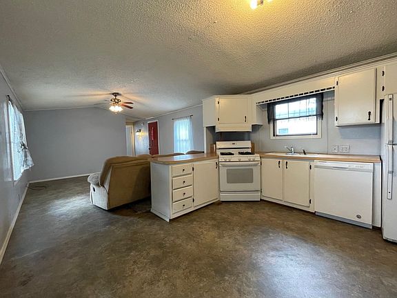 4th image of 2719 W 24th St Trlr 18