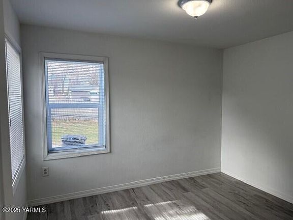 5th image of 316 W Edison Ave