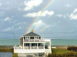102 Oceanside Dr, Scituate, MA 02066