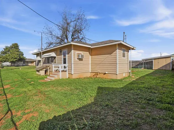 1010 N 5th St, Perry, OK 73077