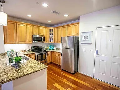 1 bed, 723 sqft, $2,700 — Photo 4