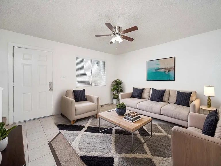Teal Townhomes — Photo 2