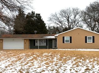 855 Riverside Dr, Dixon, IL 61021