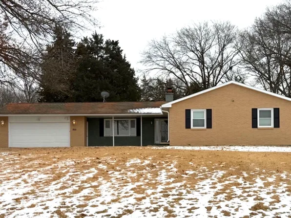 855 Riverside Dr, Dixon, IL 61021