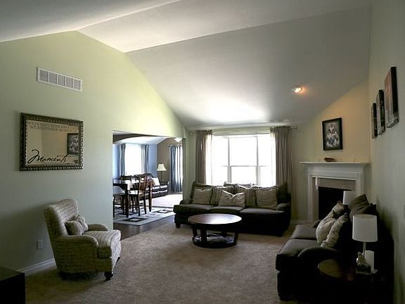 5th image of 26413 Edgewater Dr