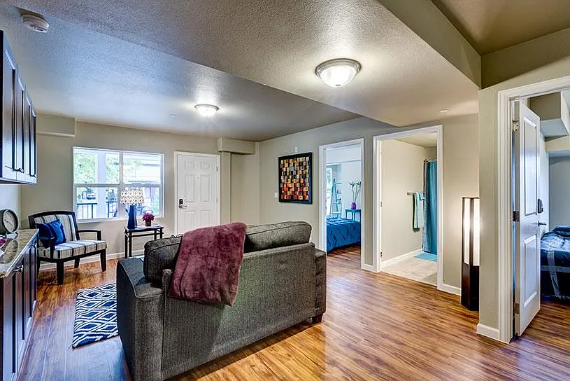 4 bed, $1,749 — Photo 1