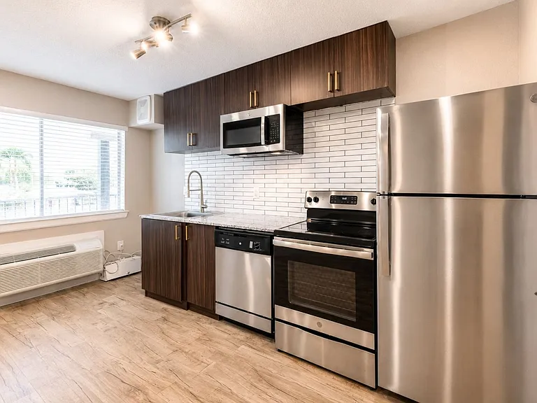 Alma Apartments — Photo 72