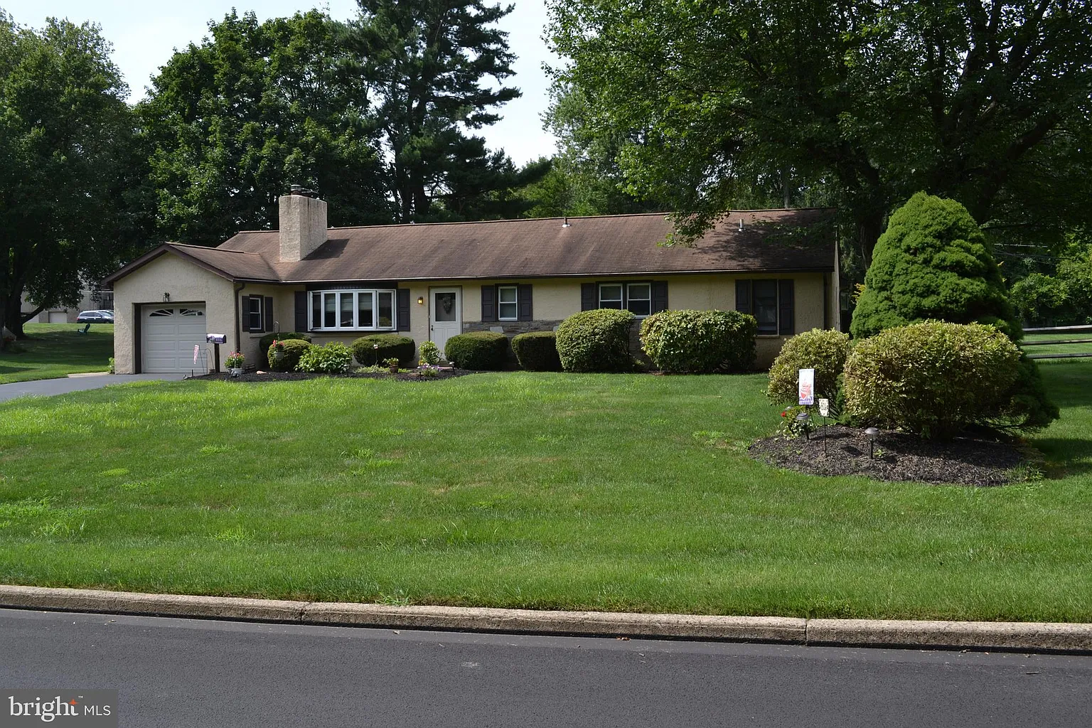 806 Blossom Rd photo 1