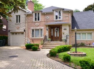 6822 N Kolmar Ave, Lincolnwood, IL