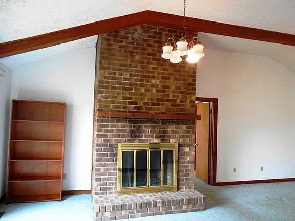 5th image of 19 Keel Ct
