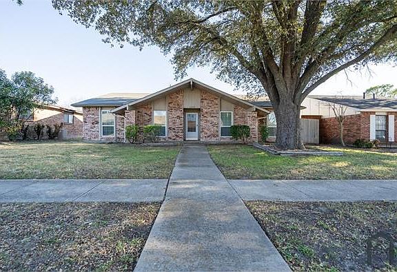 2nd image of 6218 Fallbrook Dr