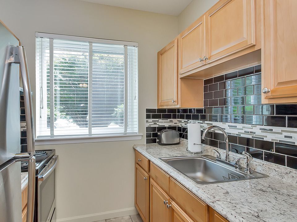 1st image of 2086-2090 Stanley St #17167965