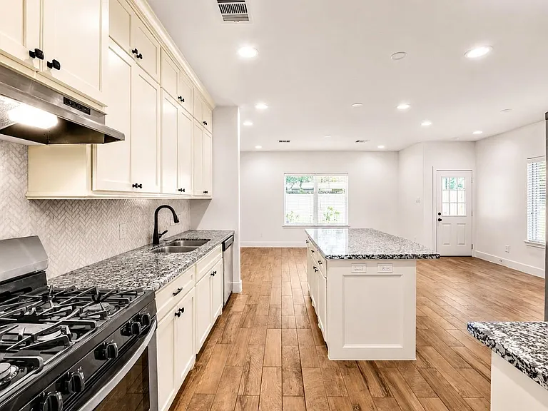 3605 Billingsley St #B — Photo 8