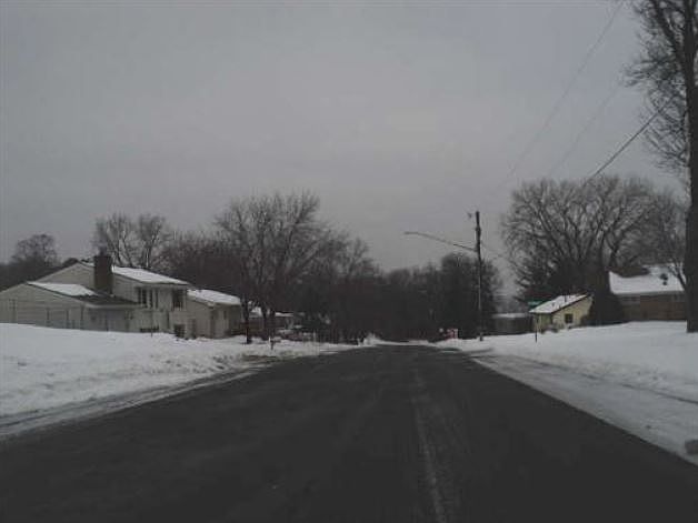 2nd image of 975 Waterloo Ave