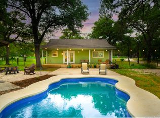 145 Pullman Rd, La Vernia, TX 78121