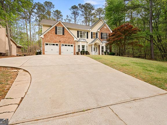 3rd image of 10212 Tall Pine Pl