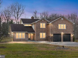 353 Gallop Wood Pl, Great Falls, VA 22066