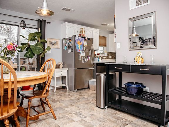 5th image of 922 Eagle Ln