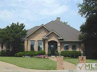 608 Ludo Cir, Hurst, TX 76054