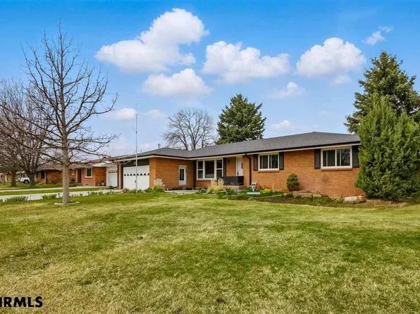 1113 E 38th St, Scottsbluff, NE 69361