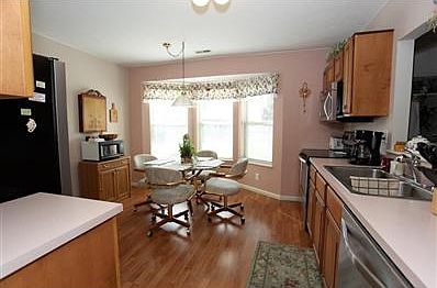 5th image of 7944 Thornberry Ct