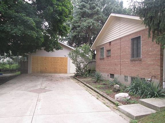 2nd image of 144 E Brown St