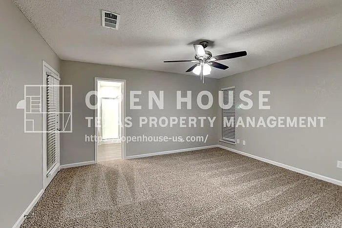 1052 Fairview Dr — Photo 11