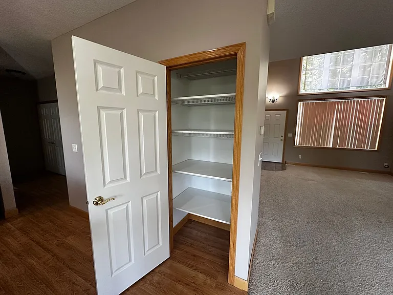 5793 Mount Curve Blvd — Photo 26