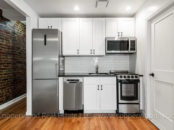 315 E 84th St APT 31, New York, NY 10028