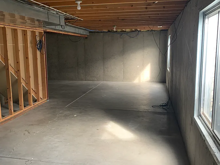 1716 Spencer St — Photo 16