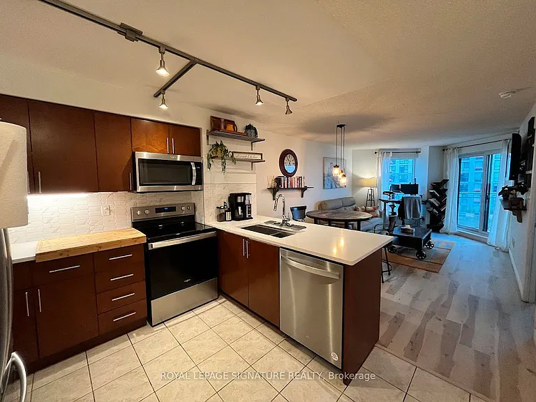 410 Queens Quay W #812 — Photo 2