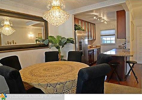 5th image of 1004 Pine Dr APT 105