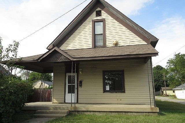 1st image of 452 W Green St