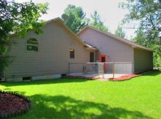 1627 White Oak Ln, Interlochen, MI 49643