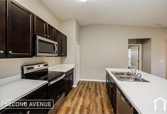 4th image of 333 NE 27th St