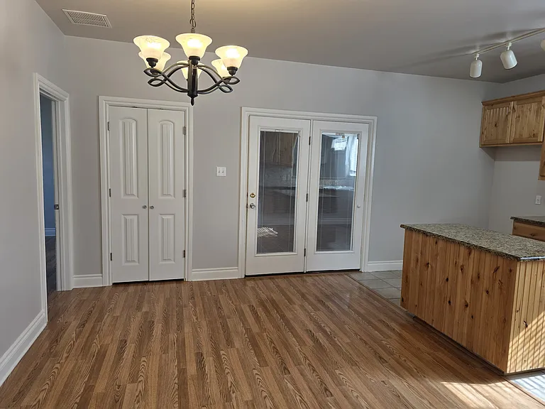 203 Pecan St #B — Photo 8