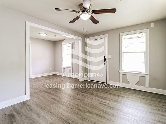 1392584_002_living_room_3.jpg