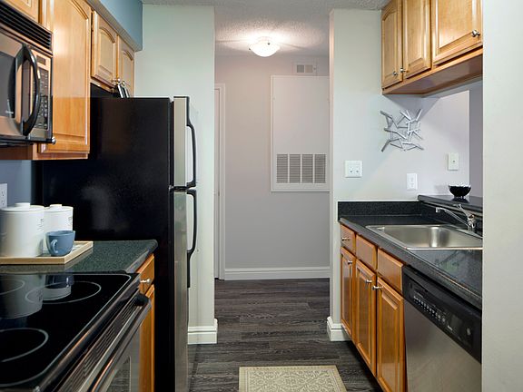5th image of 6221 Summer Pond Dr E #Rp-28