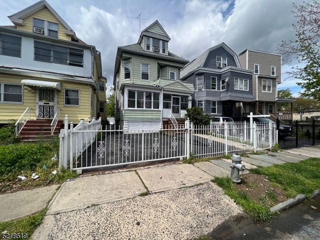 1st image of 167 N 14th St