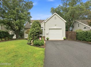 44 East Drive, Toms River, NJ 08753